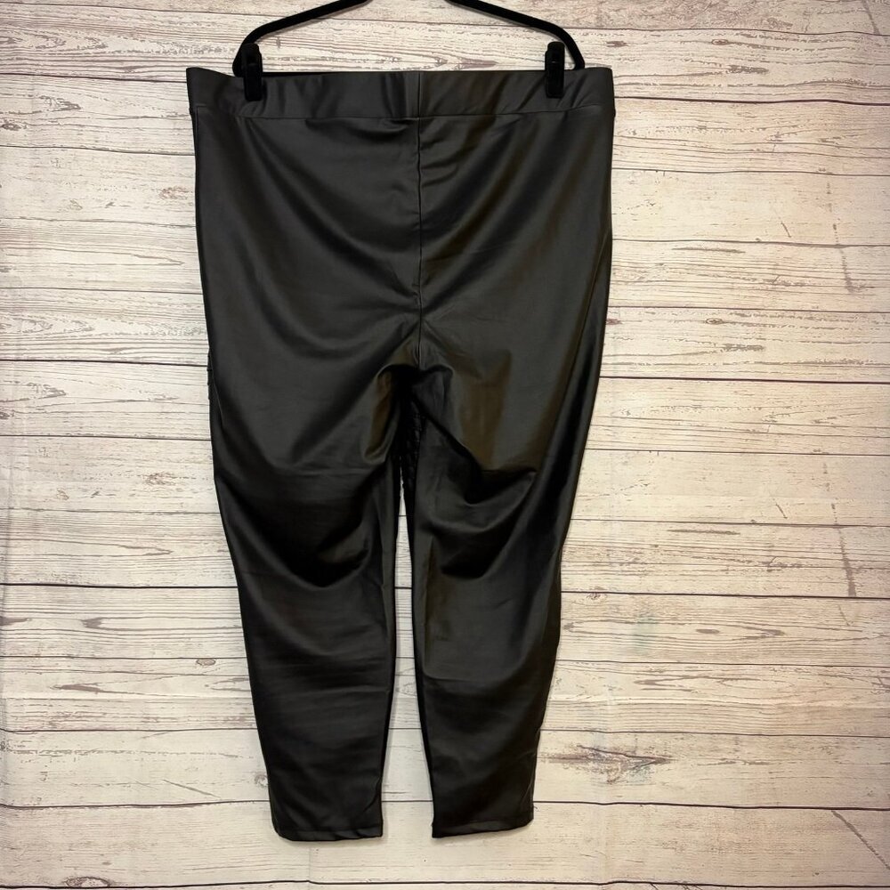 Torrid Faux Leather Legging Size 4 - Picture 4 of 5